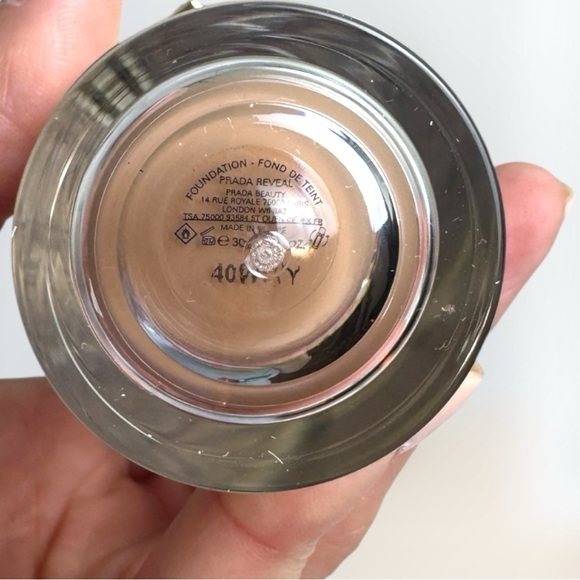 ✨ Prada Reveal Skin Optimizing Foundation | Shade MC50 (Cool Medium) ✨ - Picture 3 of 11